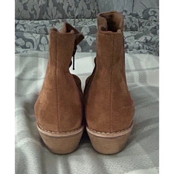 Eurosoft by Sofft women’s fashion bootie size 8. - Picture 2 of 4